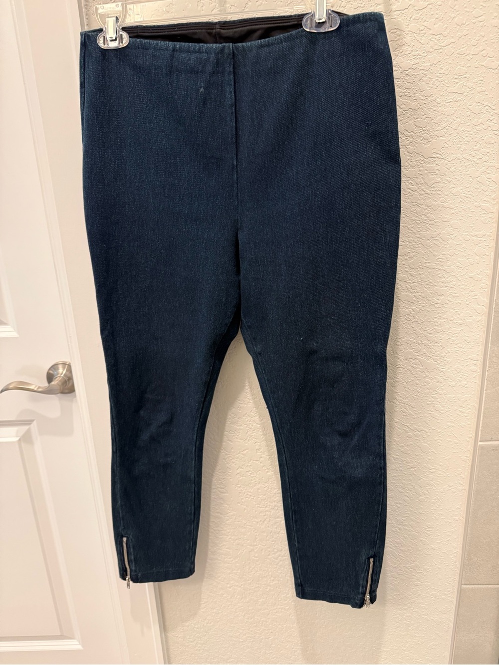 Lysse Dark Blue Pull-On Skinny Jeggings with Ankle Zips